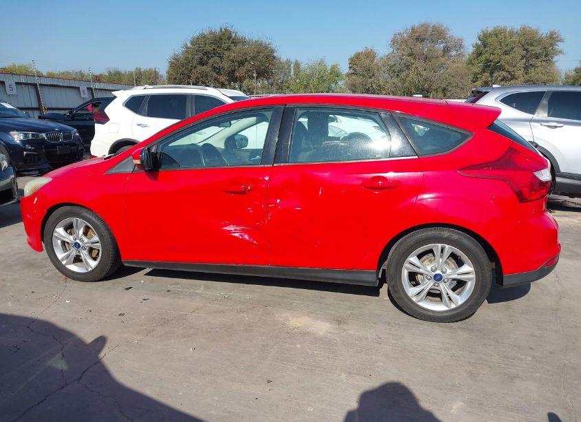 Photo 14 of 2014 Ford Focus SE (VIN 1FADP3K2XEL283726)