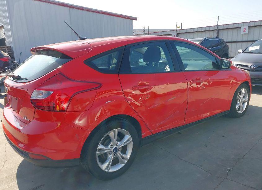 Photo 6 of 2014 Ford Focus SE (VIN 1FADP3K2XEL283726)