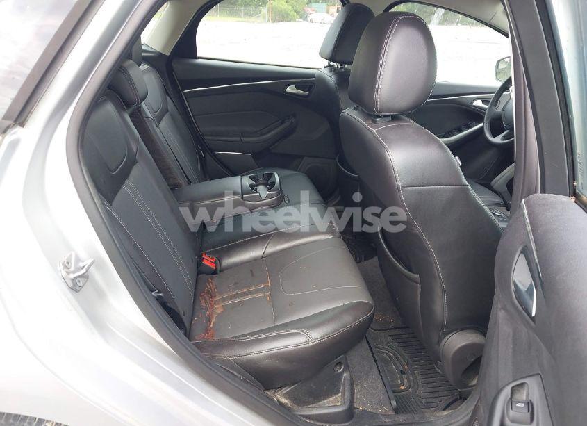 Photo 8 of 2014 Ford Focus SE (VIN 1FADP3K2XEL298291)