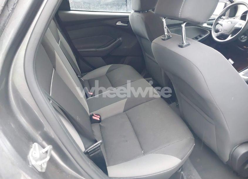 Photo 8 of 2014 Ford Focus SE (VIN 1FADP3K2XEL318765)