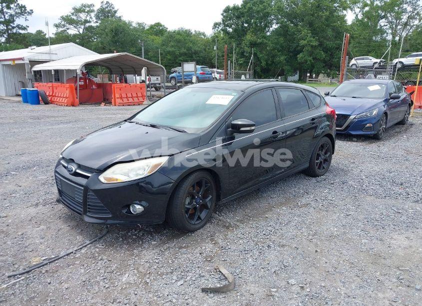 Photo 2 of 2014 Ford Focus SE (VIN 1FADP3K2XEL320225)