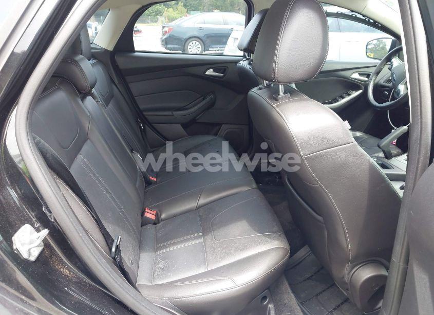 Photo 8 of 2014 Ford Focus SE (VIN 1FADP3K2XEL320225)