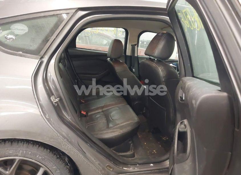 Photo 8 of 2014 Ford Focus SE (VIN 1FADP3K2XEL326526)