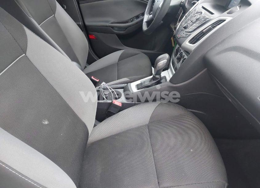 Photo 5 of 2014 Ford Focus SE (VIN 1FADP3K2XEL367139)