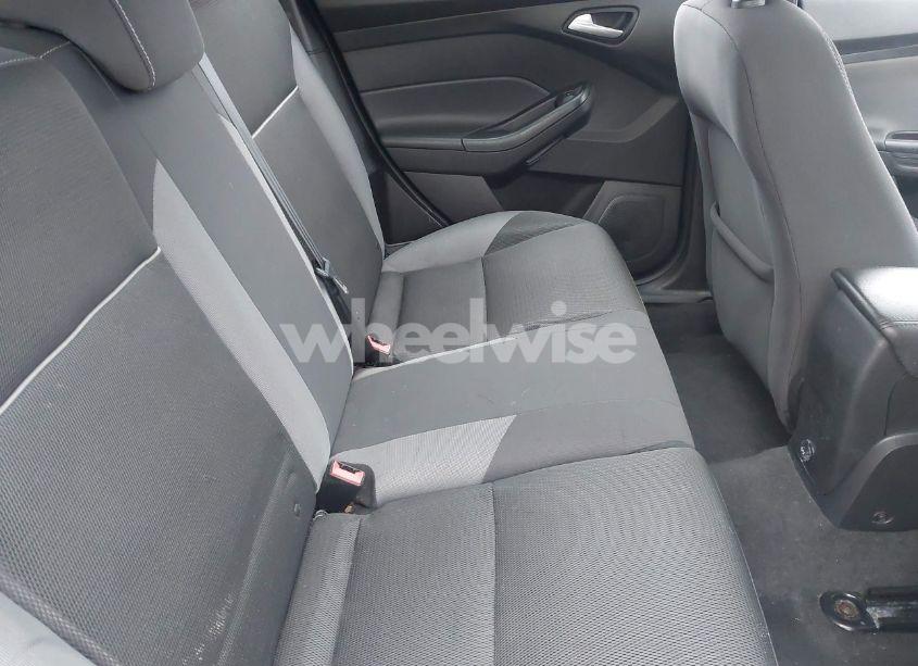 Photo 8 of 2014 Ford Focus SE (VIN 1FADP3K2XEL367139)