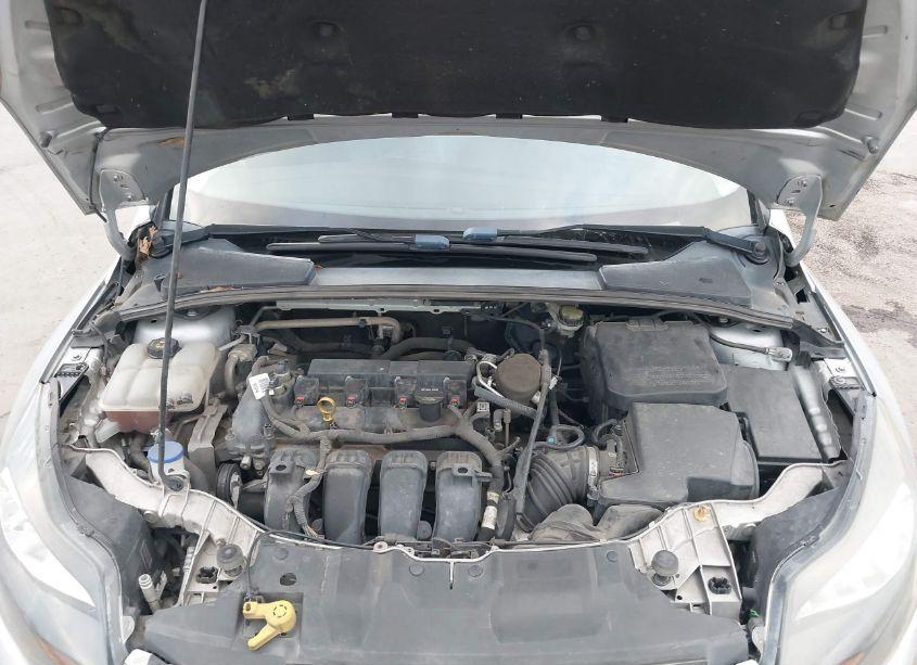 Photo 10 of 2014 Ford Focus SE (VIN 1FADP3K2XEL374916)