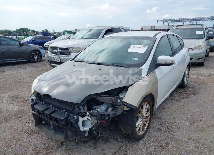Photo 6 of 2014 Ford Focus SE (VIN 1FADP3K2XEL393210)