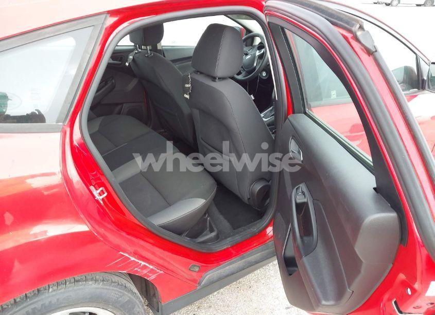 Photo 8 of 2014 Ford Focus SE (VIN 1FADP3K2XEL403363)