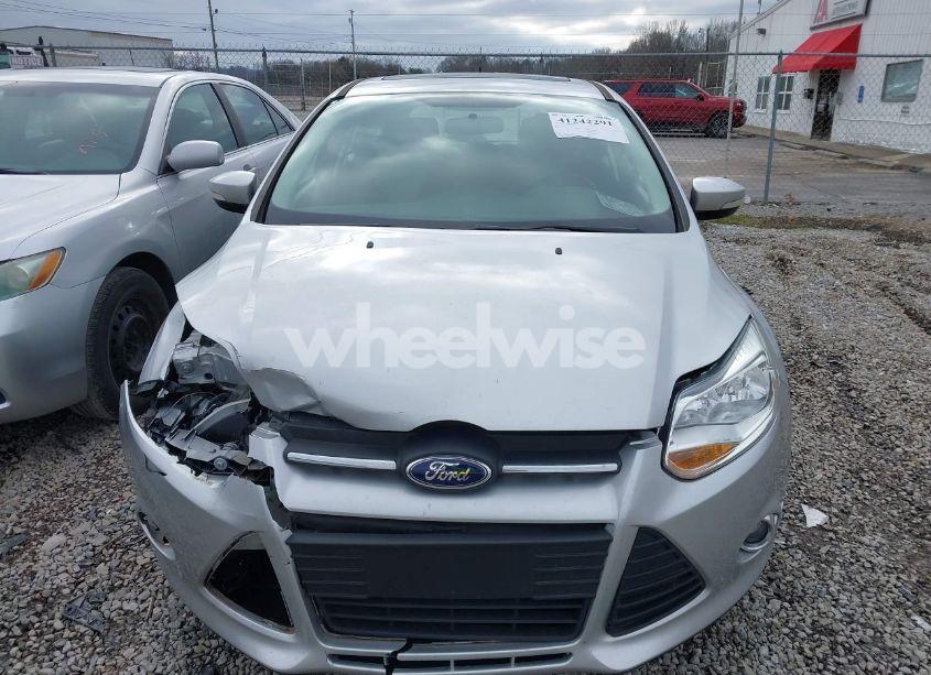 Photo 12 of 2014 Ford Focus SE (VIN 1FADP3K2XEL435620)