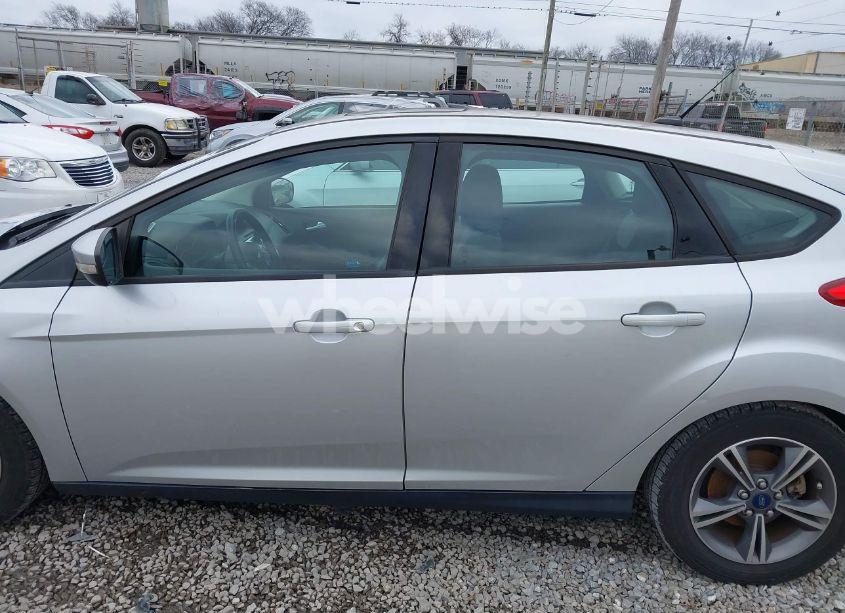 Photo 14 of 2014 Ford Focus SE (VIN 1FADP3K2XEL435620)