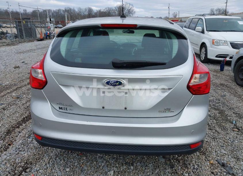 Photo 16 of 2014 Ford Focus SE (VIN 1FADP3K2XEL435620)