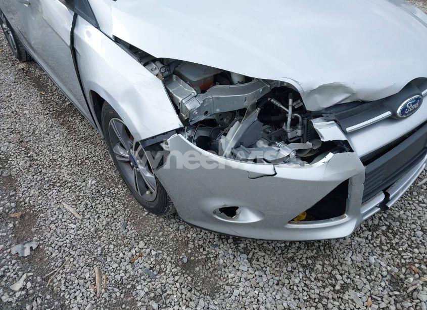 Photo 6 of 2014 Ford Focus SE (VIN 1FADP3K2XEL435620)