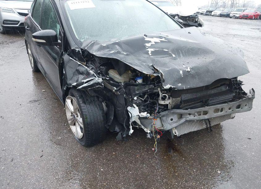 Photo 12 of 2014 Ford Focus SE (VIN 1FADP3K2XEL457343)