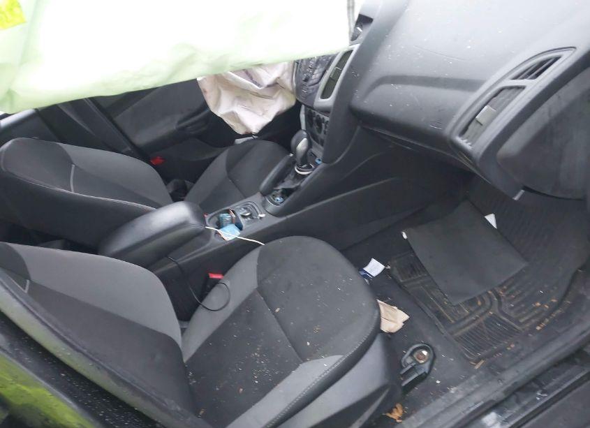 Photo 5 of 2014 Ford Focus SE (VIN 1FADP3K2XEL457343)