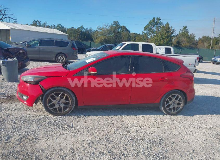 Photo 14 of 2015 Ford Focus SE (VIN 1FADP3K2XFL214147)