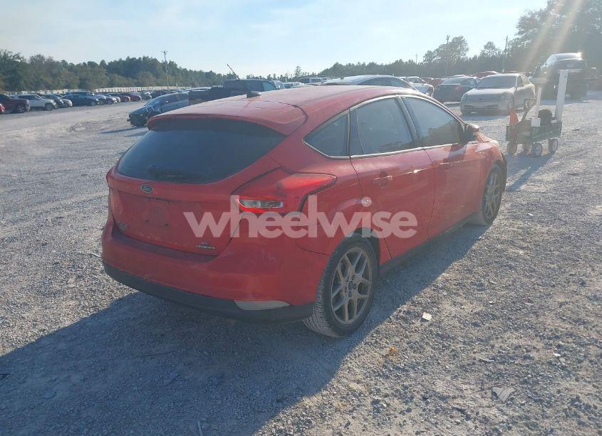 Photo 4 of 2015 Ford Focus SE (VIN 1FADP3K2XFL214147)