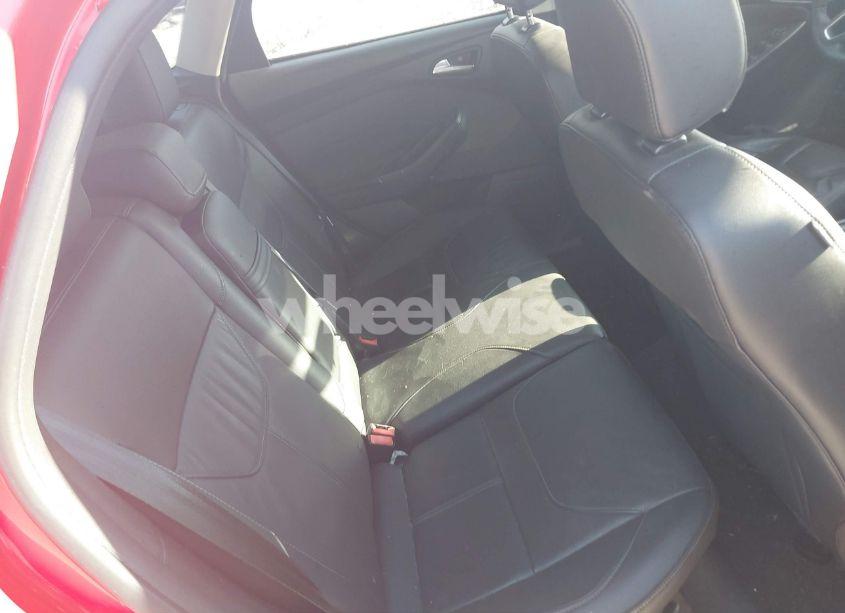 Photo 8 of 2015 Ford Focus SE (VIN 1FADP3K2XFL214147)