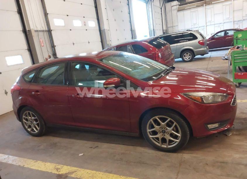 Photo 13 of 2015 Ford Focus SE (VIN 1FADP3K2XFL222331)