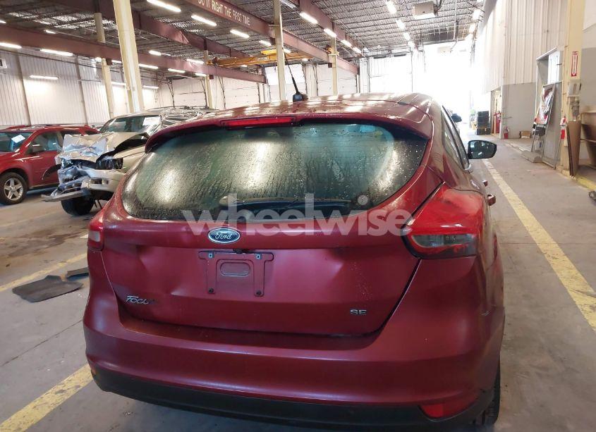 Photo 16 of 2015 Ford Focus SE (VIN 1FADP3K2XFL222331)