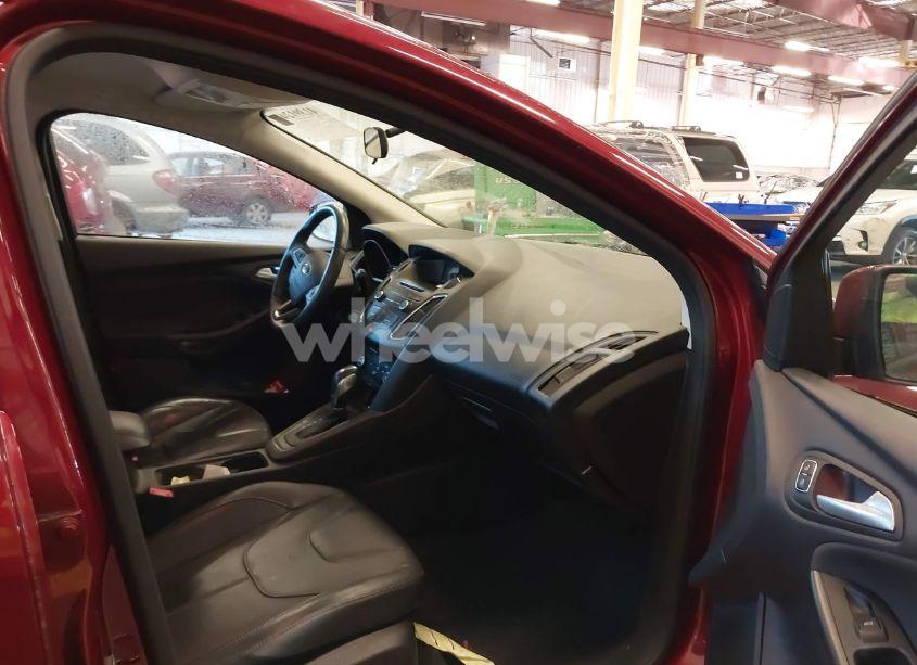Photo 5 of 2015 Ford Focus SE (VIN 1FADP3K2XFL222331)