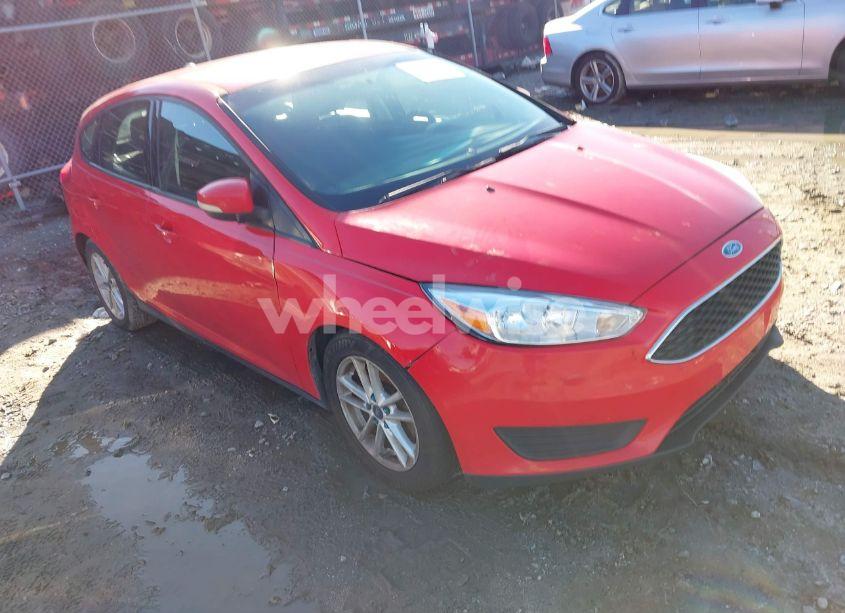 2015 Ford Focus SE (VIN 1FADP3K2XFL233085) main photo