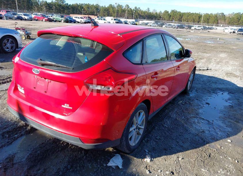 Photo 4 of 2015 Ford Focus SE (VIN 1FADP3K2XFL233085)