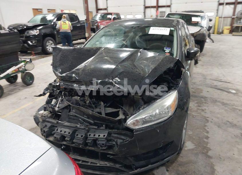 Photo 12 of 2015 Ford Focus SE (VIN 1FADP3K2XFL277426)
