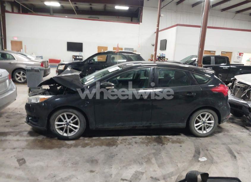 Photo 14 of 2015 Ford Focus SE (VIN 1FADP3K2XFL277426)