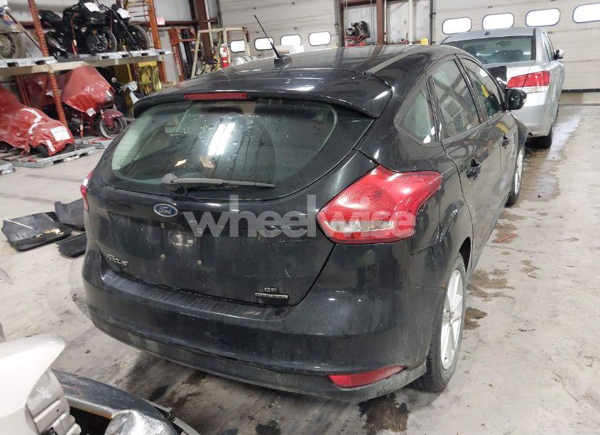 Photo 16 of 2015 Ford Focus SE (VIN 1FADP3K2XFL277426)