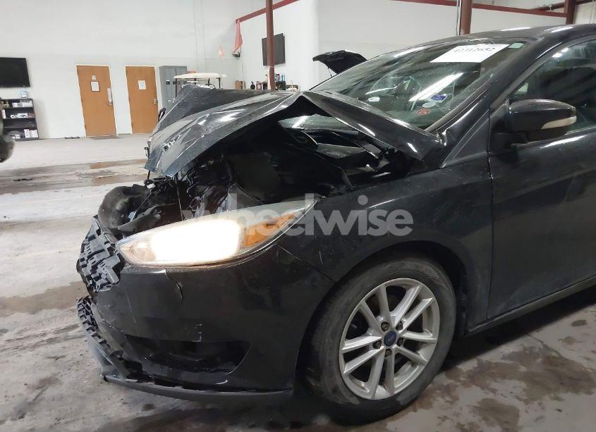 Photo 6 of 2015 Ford Focus SE (VIN 1FADP3K2XFL277426)