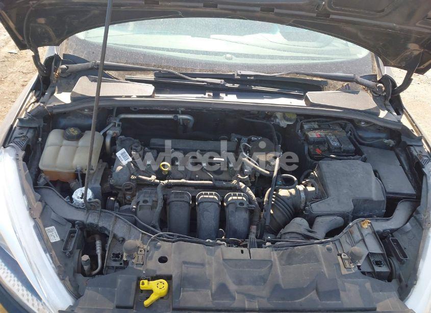 Photo 10 of 2015 Ford Focus SE (VIN 1FADP3K2XFL277491)