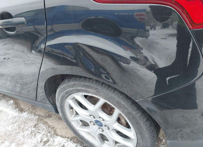 Photo 11 of 2015 Ford Focus SE (VIN 1FADP3K2XFL299605)