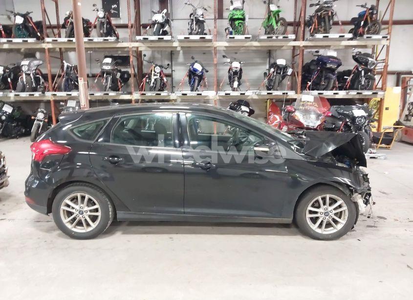 Photo 13 of 2015 Ford Focus SE (VIN 1FADP3K2XFL307881)
