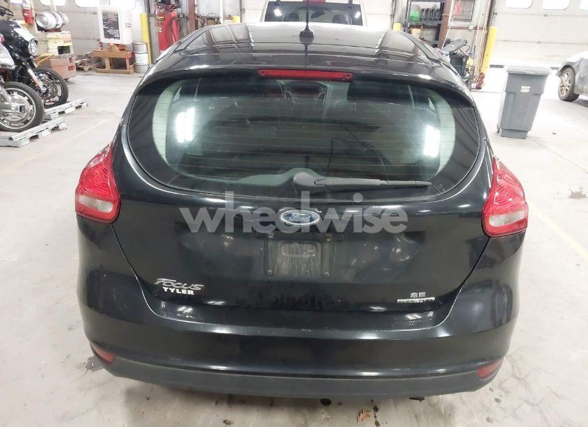 Photo 16 of 2015 Ford Focus SE (VIN 1FADP3K2XFL307881)