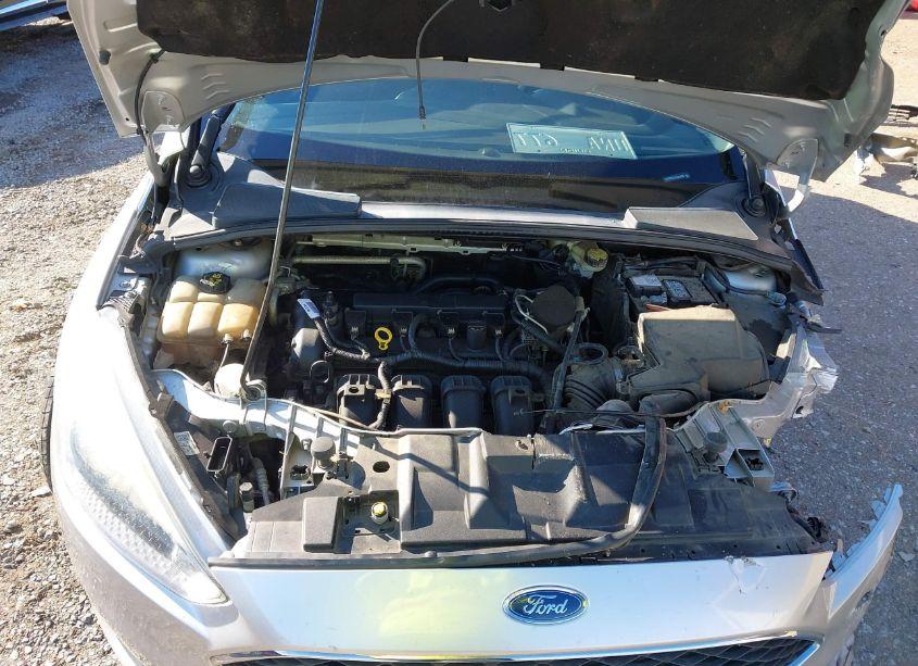 Photo 10 of 2015 Ford Focus SE (VIN 1FADP3K2XFL315639)