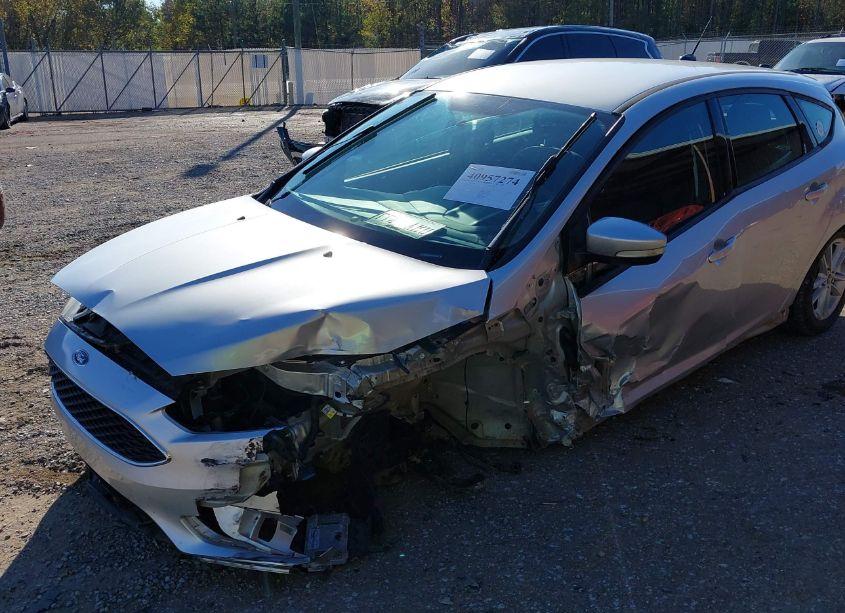 Photo 6 of 2015 Ford Focus SE (VIN 1FADP3K2XFL315639)