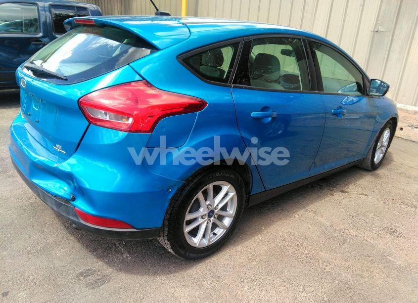 Photo 4 of 2015 Ford Focus SE (VIN 1FADP3K2XFL327192)