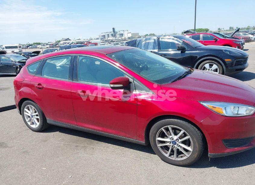 Photo 13 of 2015 Ford Focus SE (VIN 1FADP3K2XFL341321)