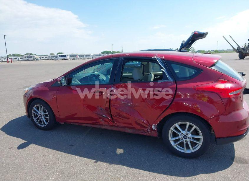 Photo 14 of 2015 Ford Focus SE (VIN 1FADP3K2XFL341321)