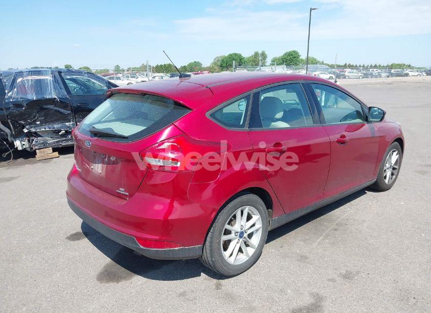 Photo 4 of 2015 Ford Focus SE (VIN 1FADP3K2XFL341321)