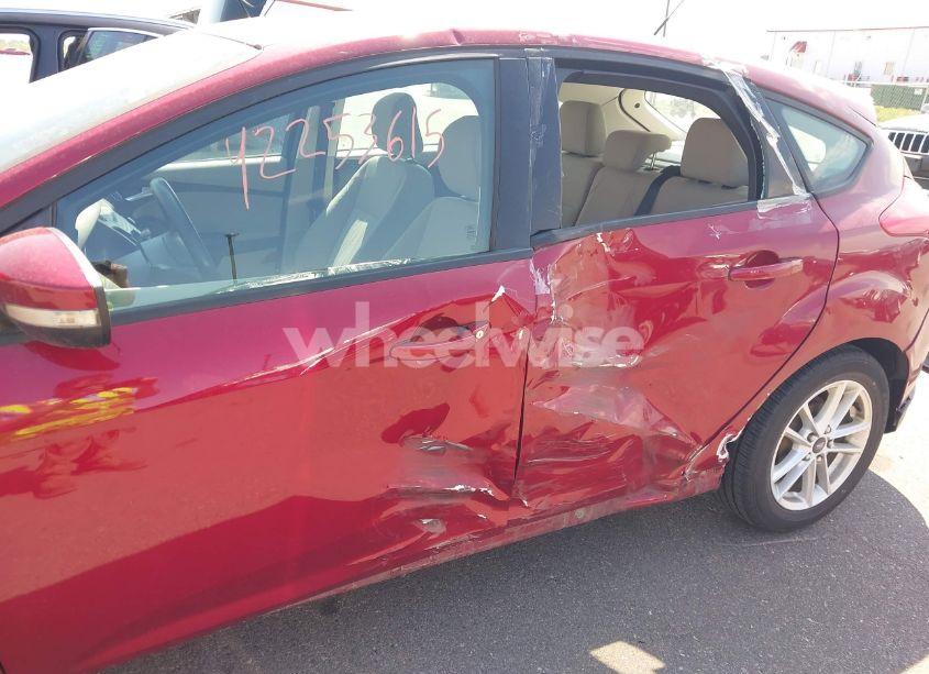 Photo 6 of 2015 Ford Focus SE (VIN 1FADP3K2XFL341321)