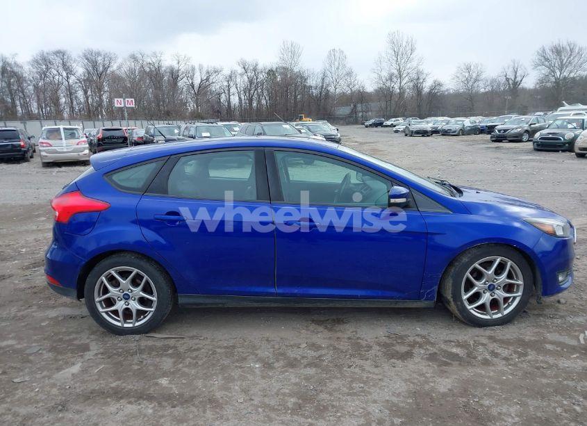 Photo 12 of 2015 Ford Focus SE (VIN 1FADP3K2XFL345952)
