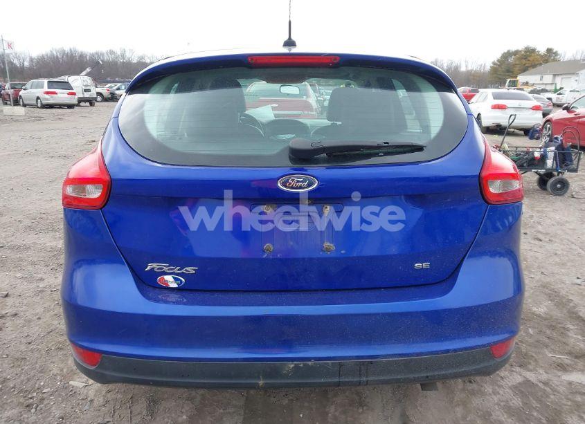 Photo 15 of 2015 Ford Focus SE (VIN 1FADP3K2XFL345952)