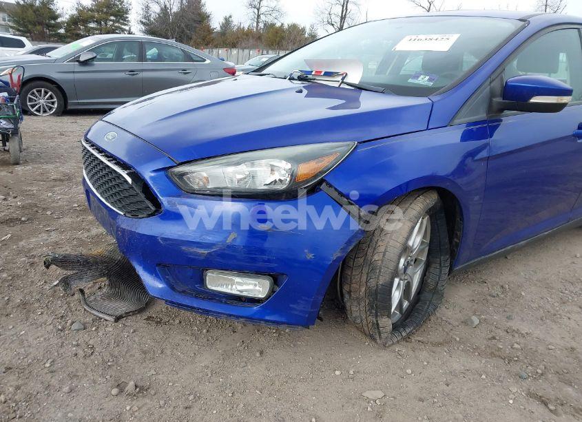 Photo 6 of 2015 Ford Focus SE (VIN 1FADP3K2XFL345952)