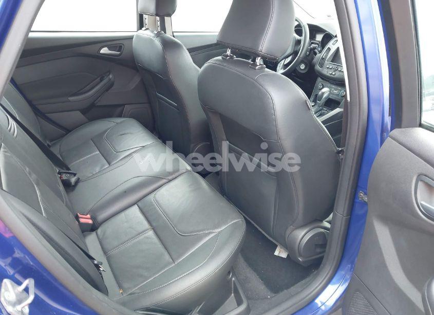 Photo 8 of 2015 Ford Focus SE (VIN 1FADP3K2XFL345952)