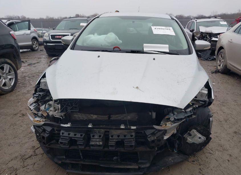 Photo 13 of 2015 Ford Focus SE (VIN 1FADP3K2XFL368132)