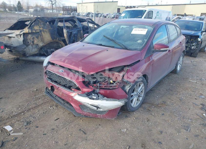 Photo 2 of 2015 Ford Focus SE (VIN 1FADP3K2XFL383438)