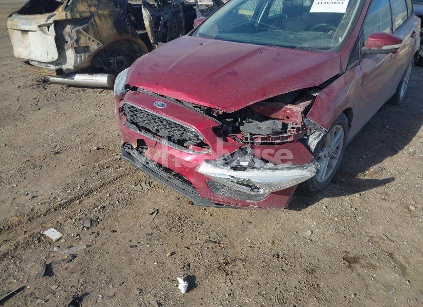 Photo 6 of 2015 Ford Focus SE (VIN 1FADP3K2XFL383438)