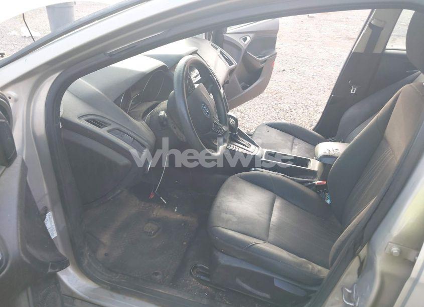 Photo 13 of 2016 Ford Focus SE (VIN 1FADP3K2XGL216532)