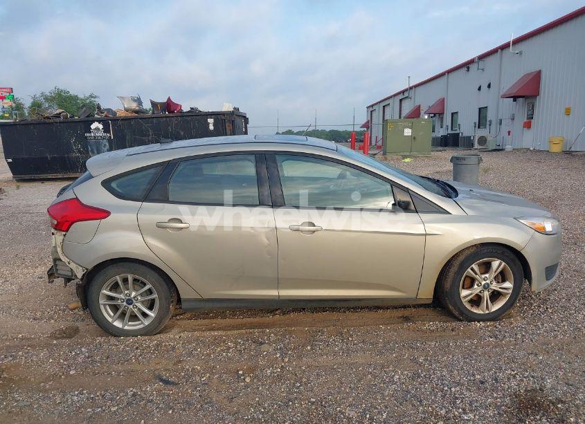 Photo 15 of 2016 Ford Focus SE (VIN 1FADP3K2XGL216532)